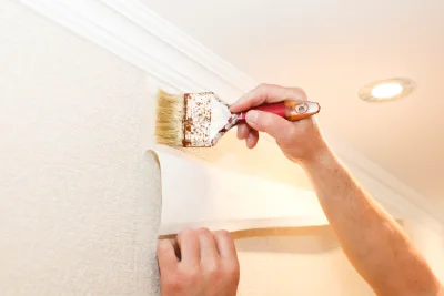 Pose de papier peint à la Bastide-de-Sérou — revêtements muraux et toiles de verre